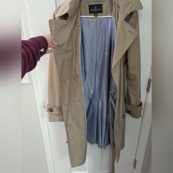 Londonfog Tan Double-Breasted Trench Coat with Hood - Picture 11 of 12